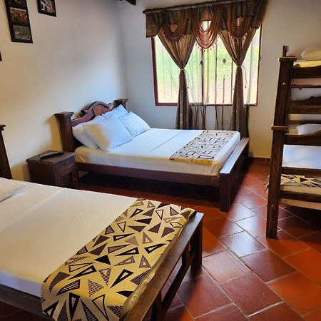 Hotel Campestre Palmas Del Zamorano San Gil Buitenkant foto