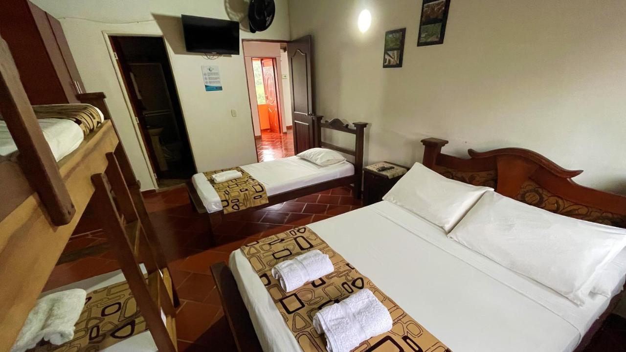 Hotel Campestre Palmas Del Zamorano San Gil Buitenkant foto