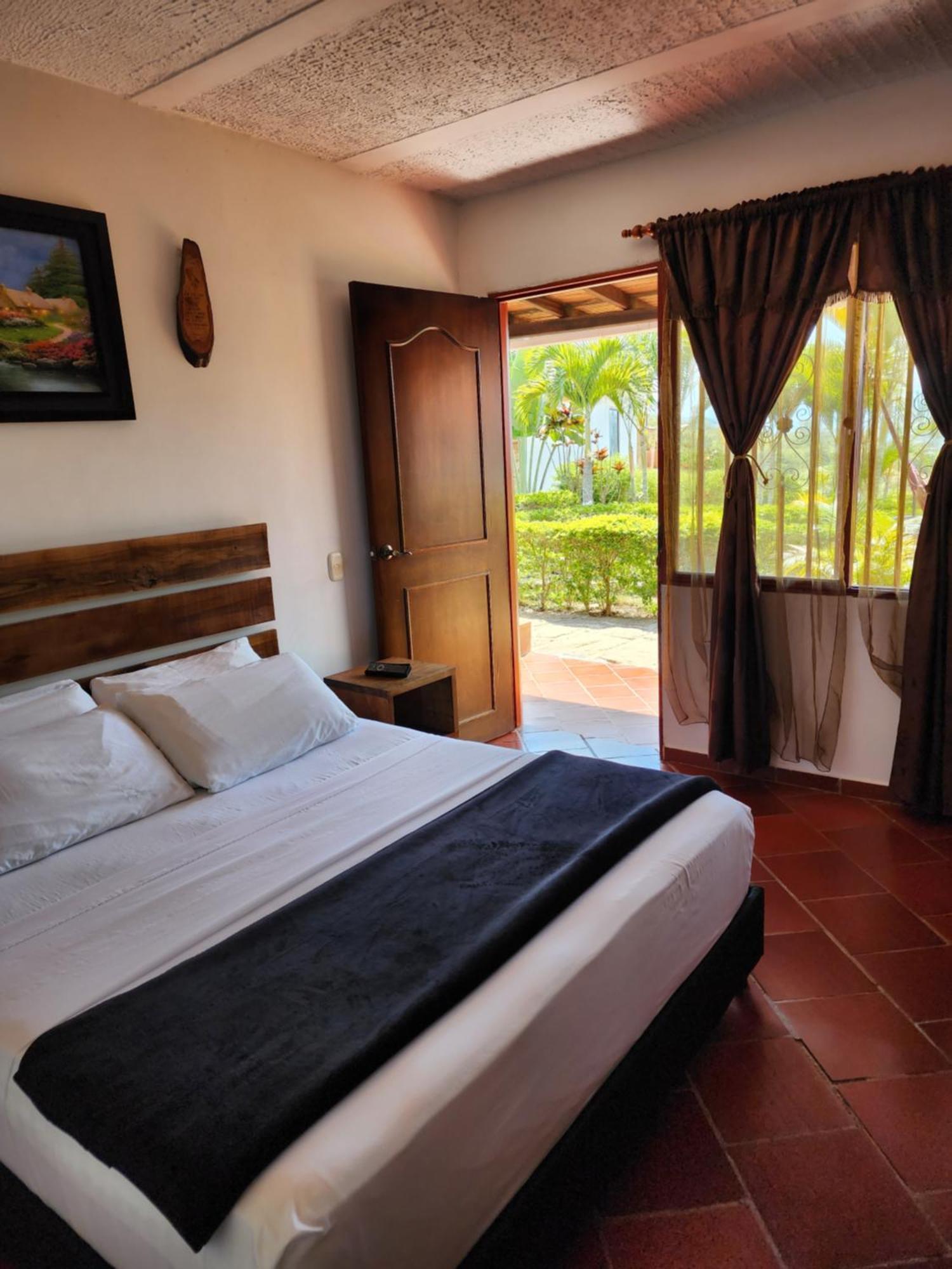 Hotel Campestre Palmas Del Zamorano San Gil Buitenkant foto