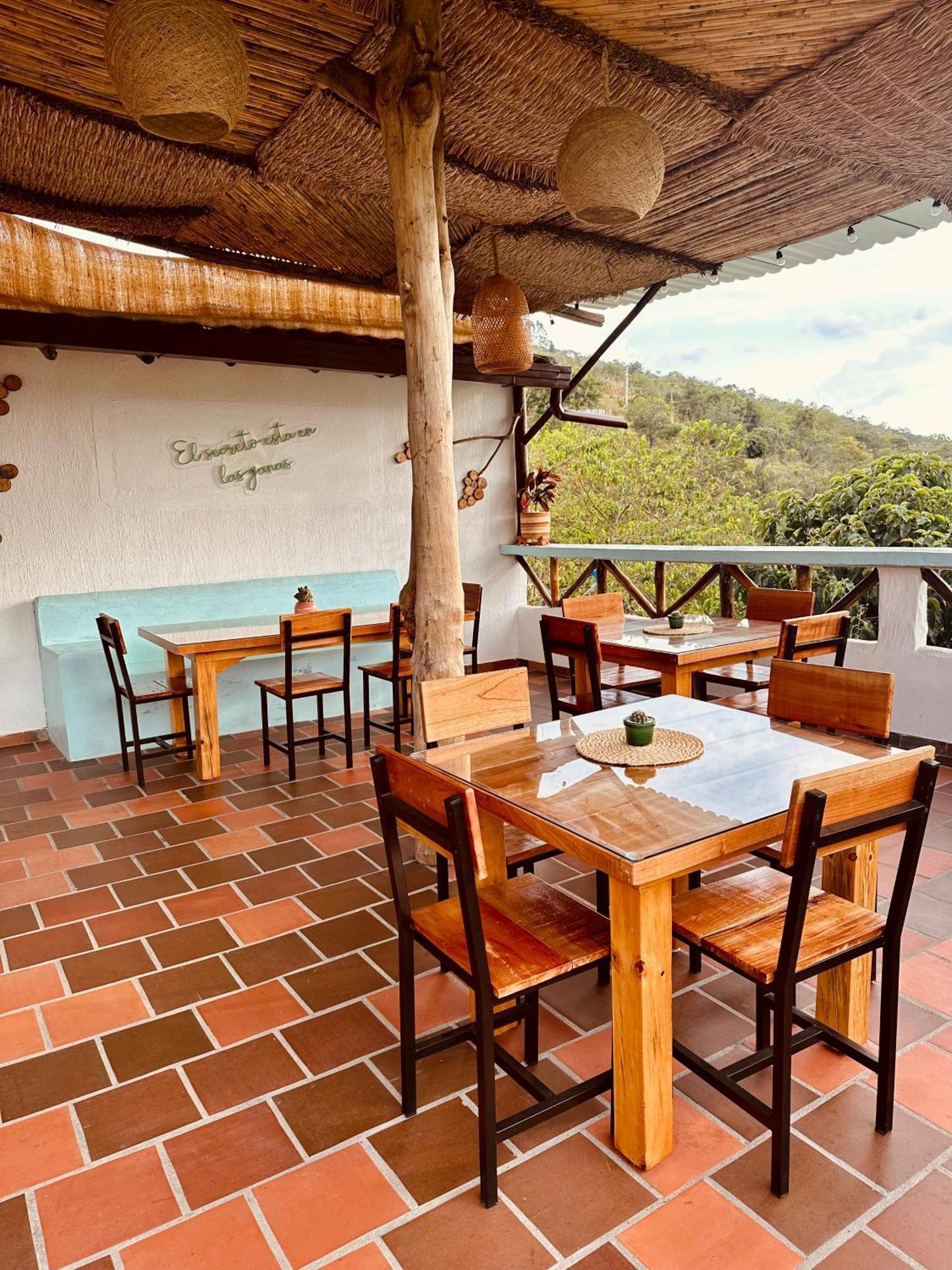 Hotel Campestre Palmas Del Zamorano San Gil Buitenkant foto