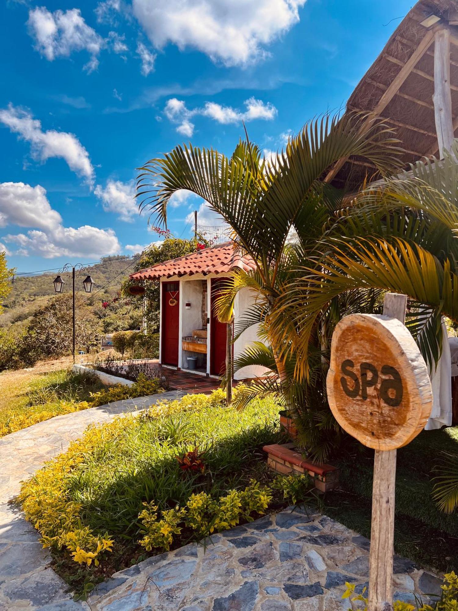 Hotel Campestre Palmas Del Zamorano San Gil Buitenkant foto