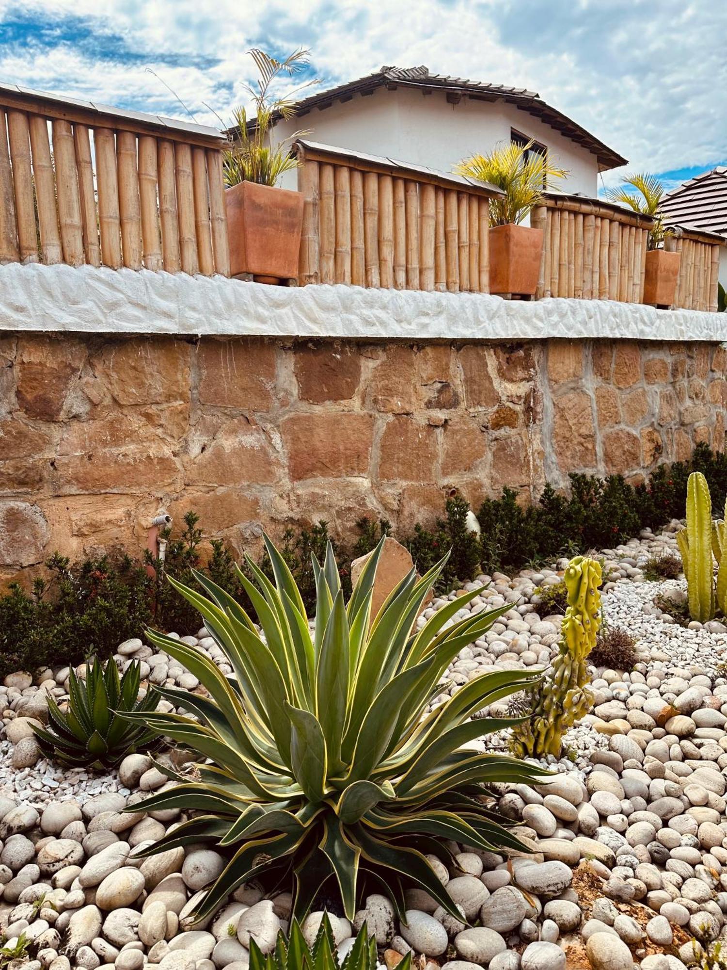 Hotel Campestre Palmas Del Zamorano San Gil Buitenkant foto